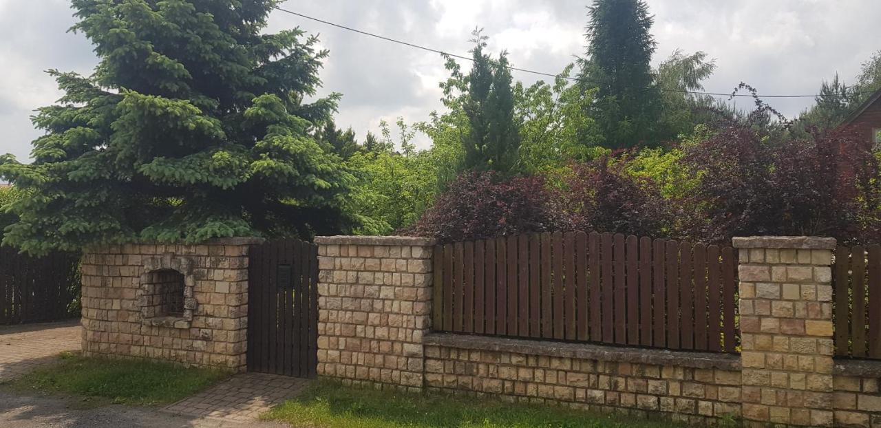 Szyszka I Roza Domek Na Jurze Zelazko Esterno foto